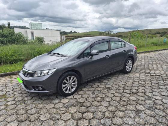 HONDA CIVIC 1.8 LXS 16V FLEX 4P MANUAL HONDA CIVIC 1.8 LXS 16V FLEX 4P MANUAL